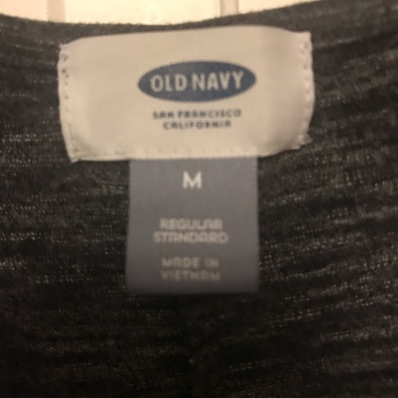 Old Navy Basic Sleeveless Top - Picture 3 of 4